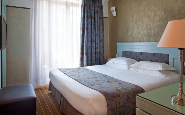 Hotel Eiffel Seine - photo 5