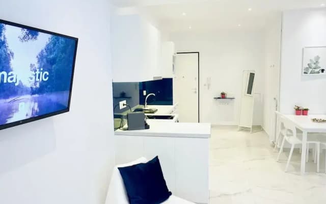 Chill Minimal Apt in Athens - photo 3