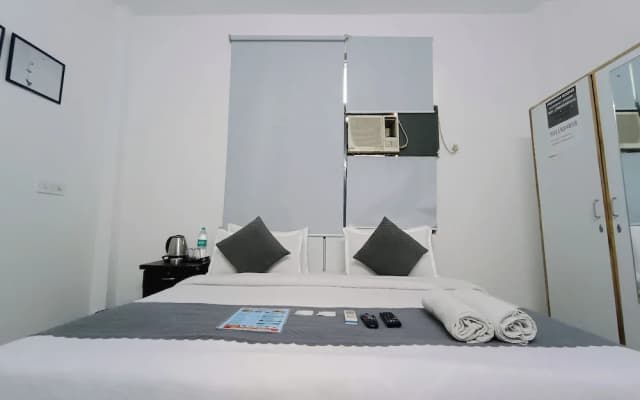 Mauryan Express Hotel @ Hauz Khas Fort - photo 2
