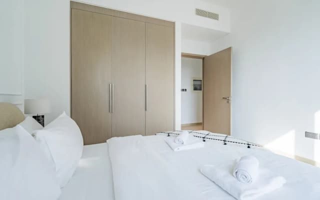 The Elevated Abode 1BHK Apt in Downtown - photo 2