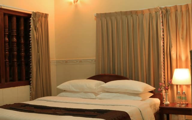 The Golden Square Villa - photo 4