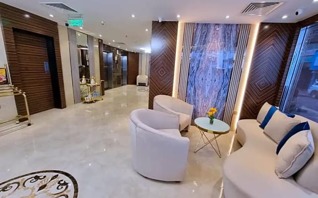 Vista Square Hotel - photo 2
