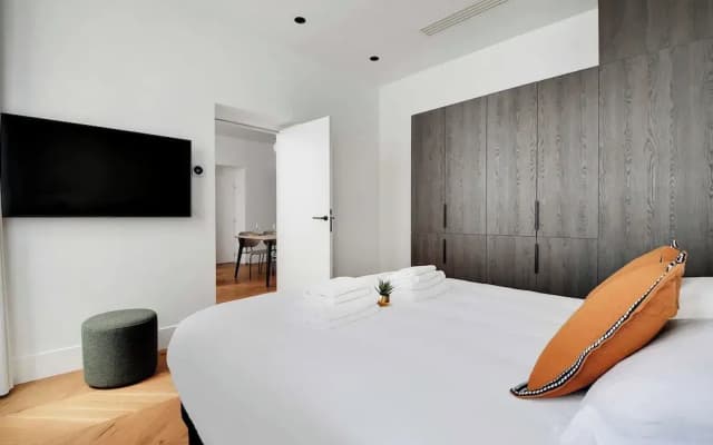 Modern Apartment - 1br/4p - Madeleine - photo 3