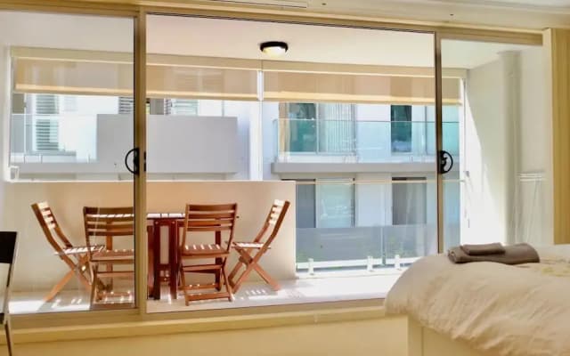 Spacious Studio by the Beach in Manly - photo 3