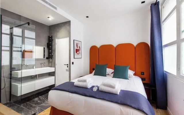 Intimate Apartment- 2br/6p - Porte Saint-denis - photo 3