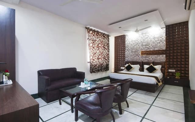 Hotel Apra Inn - photo 5