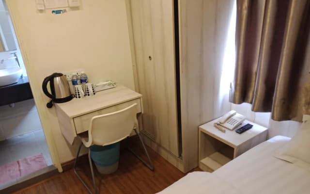 Hotel Zamburger Taman Segar - photo 5