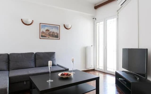 2 Min Walk To Acropolis 50 sqm - photo 4