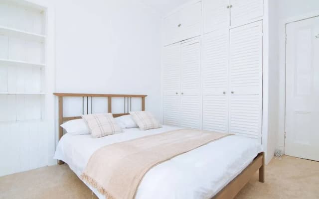 Spacious Flat With Fantastic Views - photo 2