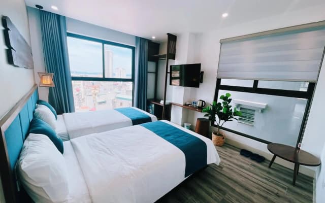 The Light Hotel - photo 3