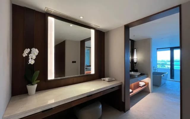 Bali Beach Hotel - photo 4