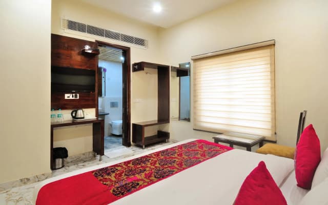 Hotel Grand Uddhav - photo 4
