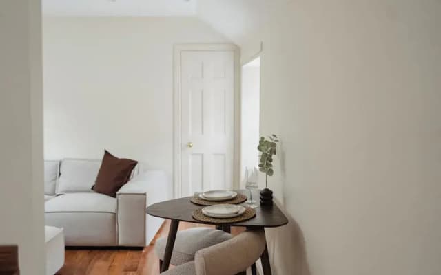 Charming Central Mews Home with Secure Parking - photo 2