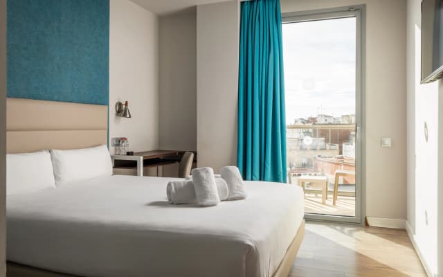 Arya Stadium Hotel - photo 5