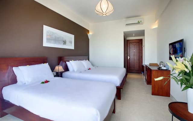 Green Apple Hotel - photo 2
