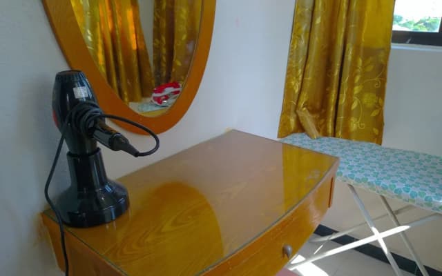 A Lake HouZz - photo 4