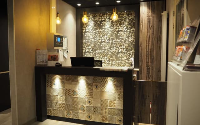 Hotel Blossoms - photo 2