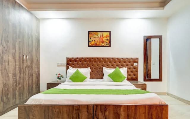 Mauryan Elite Hotel Qutab Minar Metro Station - photo 2