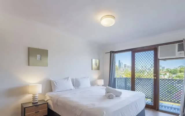 Kozyguru | Balmain | Townhouse bridge view or Charming Comfy Studio - photo 5