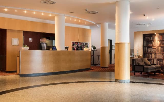 ibis Styles Berlin-Treptow - photo 2