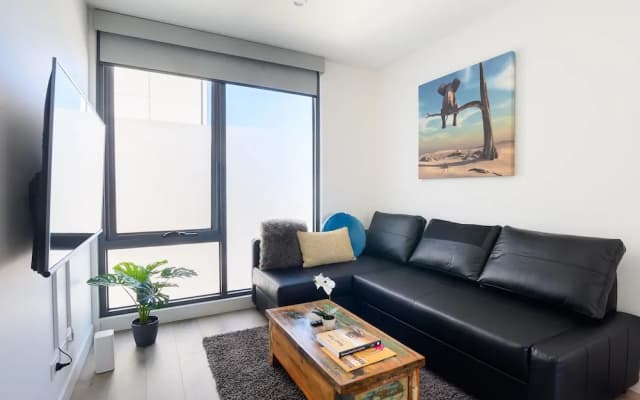 JUDD A Stylish Abode Awaits You - photo 2