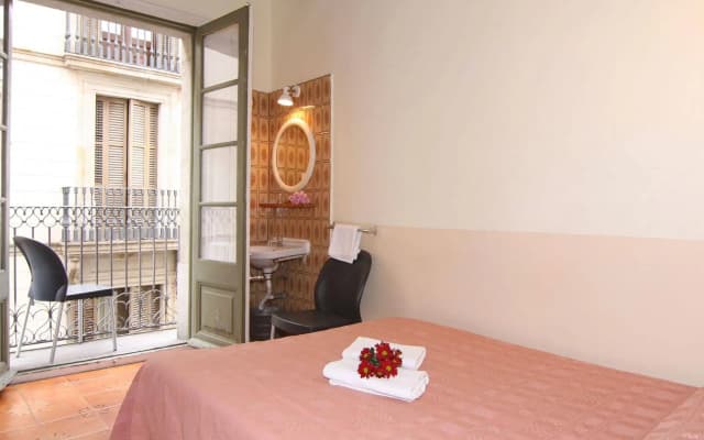 Hostal Rembrandt - photo 4