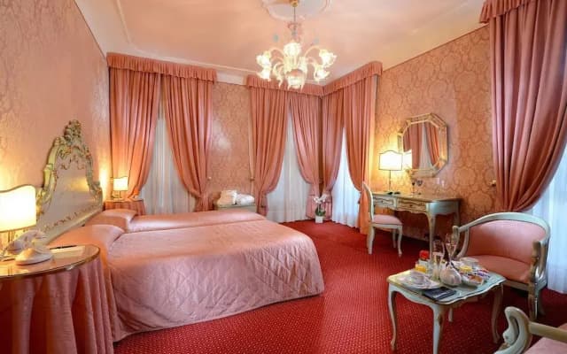 Rialto Apartments - photo 3