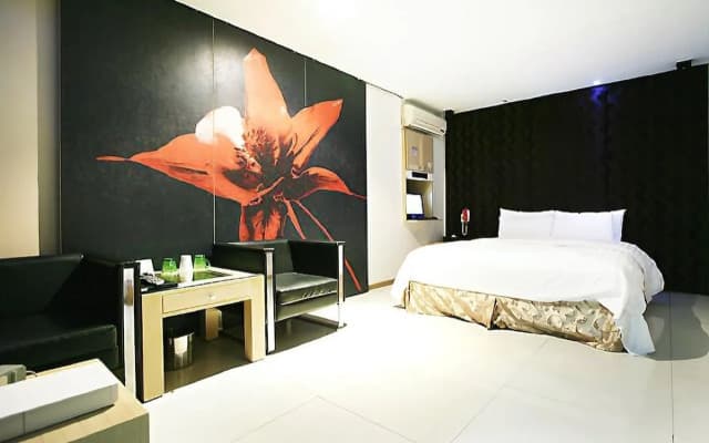 Hit Hotel - photo 3