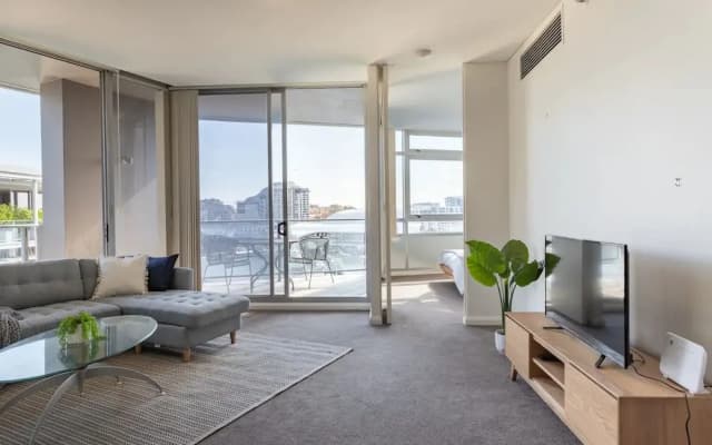 Modern Harbourside Apartment With A View - photo 3
