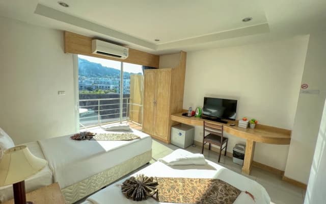 Red Sapphire Hotel - photo 5