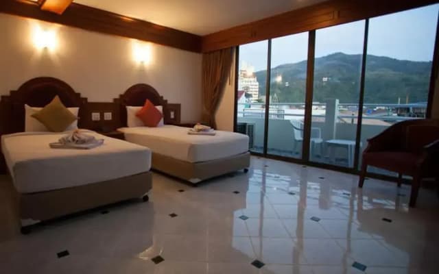 Phuket suite hotel - photo 2