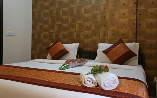 Hotel Avalon - photo 2