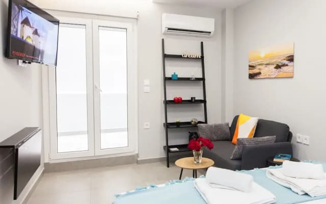 Modern Newly Built Studio near Hilton - photo 2