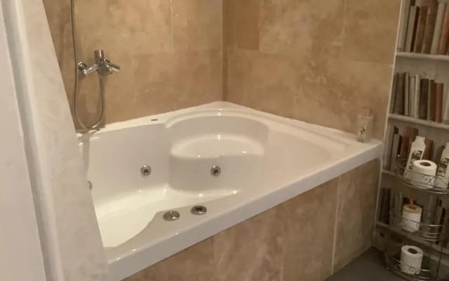 A Room in the City - West (formerly Luxury Central B&B) - photo 5