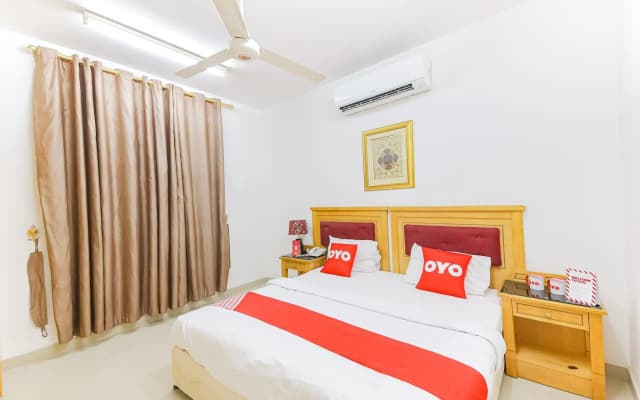 Savoy Inn Hotel - photo 3