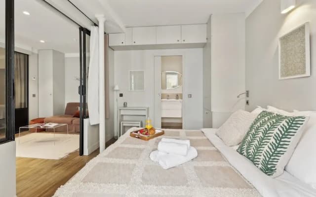Chic 2BR 2BA near Place des Vosges - photo 3