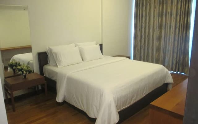 Monarch Bold Apartments - photo 2