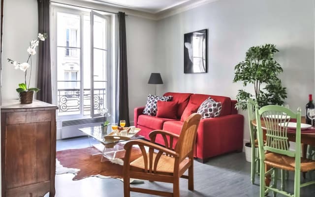 836 - Eiffel Tower View - Parisian apartment - photo 2