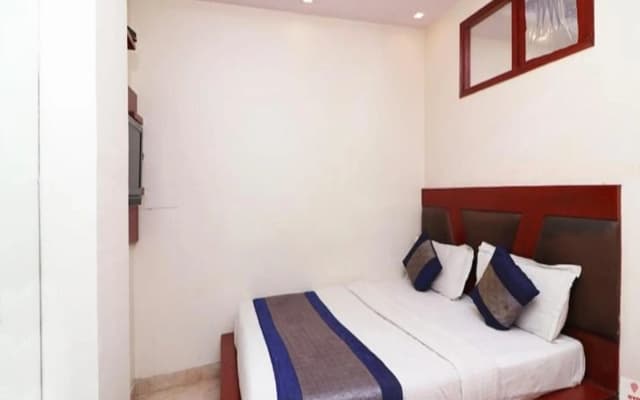 Hotel Prem Deluxe Guest House - photo 4