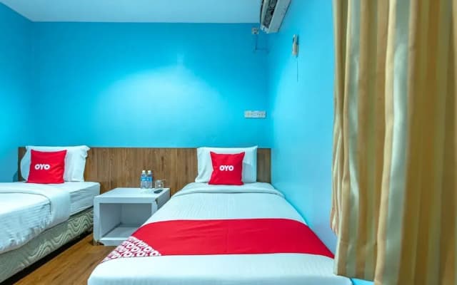 Mostyn Hotel by Oyo Rooms - photo 4