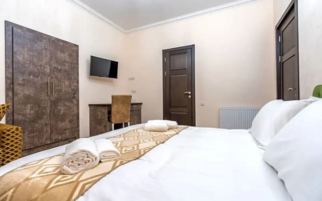 Golden Light Hotel - photo 5