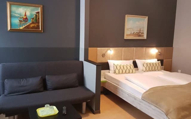 Landmark Am Kracauerplatz Hotel Berlin - photo 4