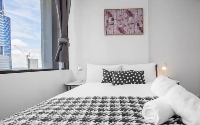 New Renovated & Cozy Apt Closes To Southern Cross - photo 3