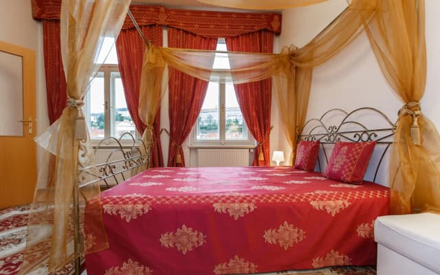 Castle Apartments - photo 3