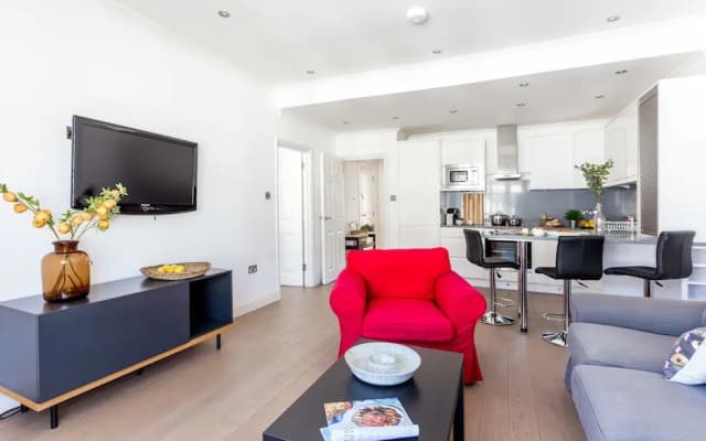 Gloucester Terrace by Lime Street - photo 2