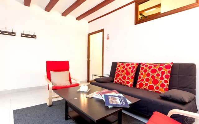 Rentbcn Gaudi Apartments - photo 4