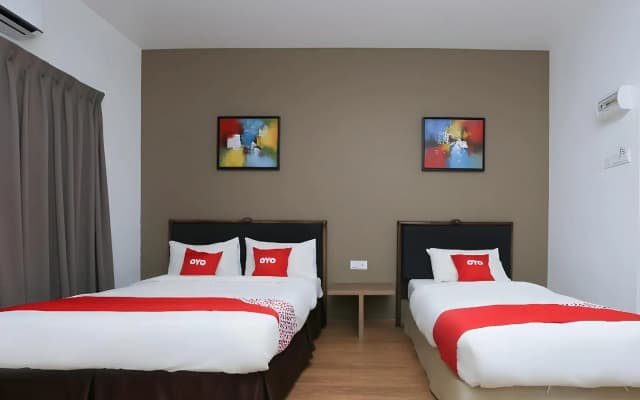 OYO 89915 East Mount Hotel - photo 2