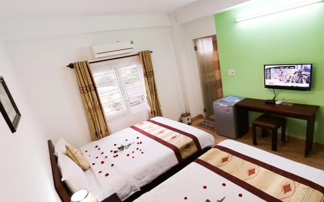 Little Gold Hotel - photo 2