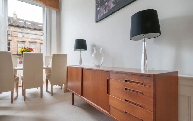 Gloucester Place Georgian Apartment - photo 3