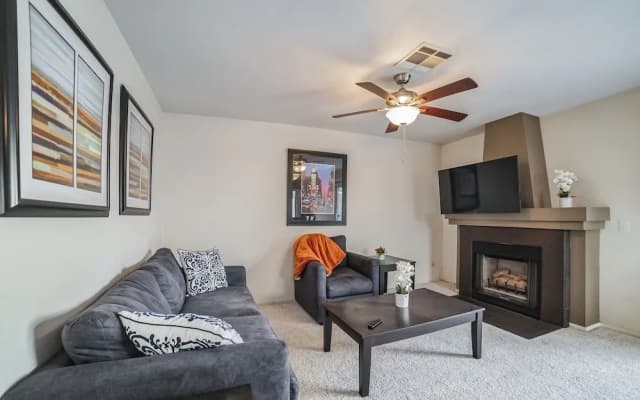 Las Vegas Oasis With Sparkling Pool 3 Bedroom Home by Redawning - photo 2